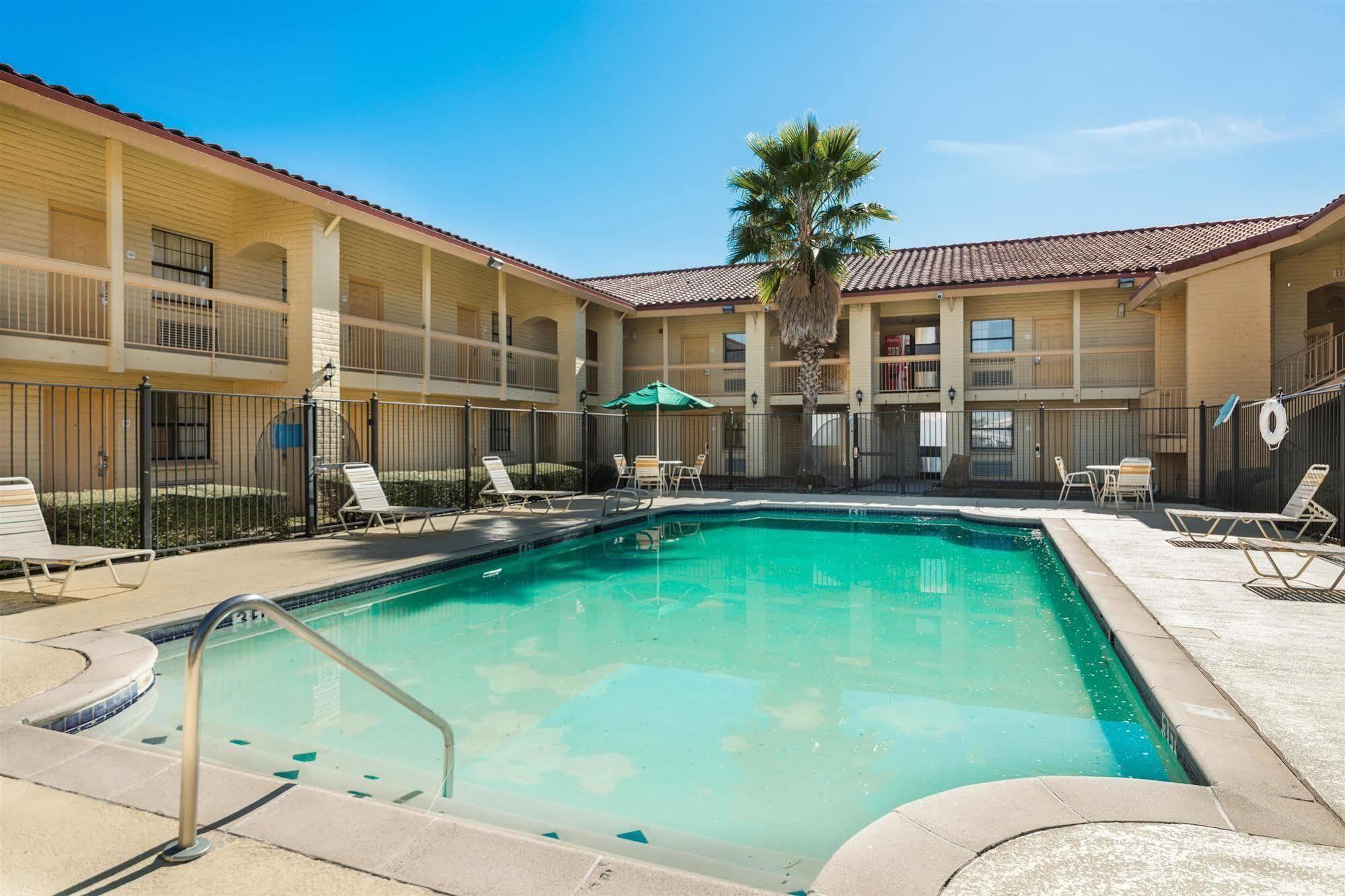Motel 6-Monroe, La Exterior photo