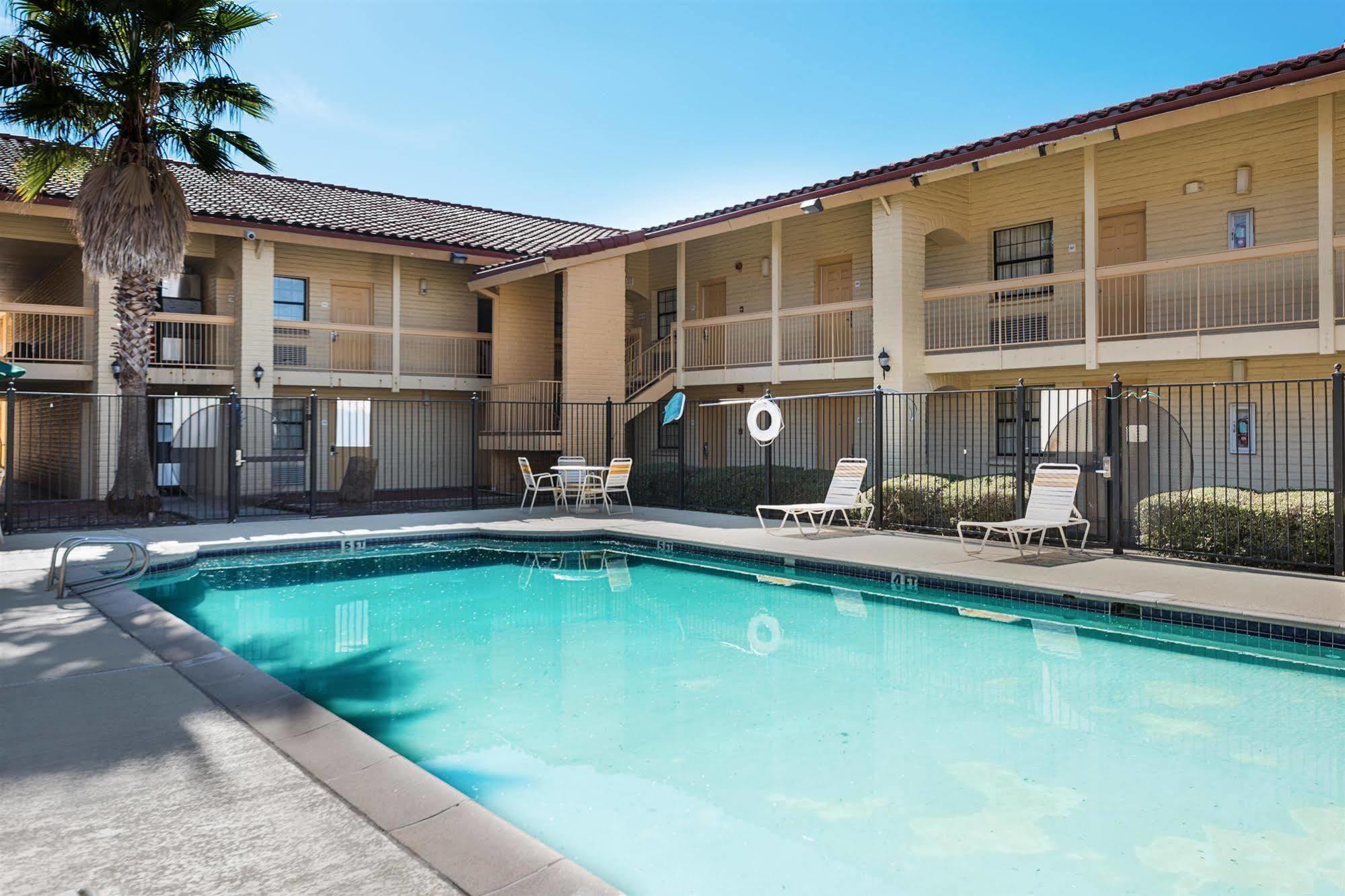Motel 6-Monroe, La Exterior photo
