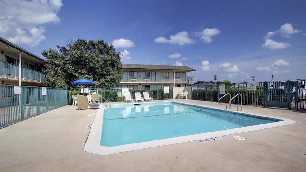 Motel 6-Monroe, La Exterior photo